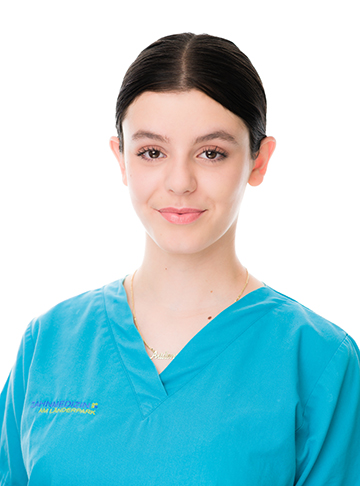 Aridona Qerimaj - Dentalassistentin in Ausbildung