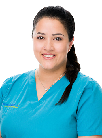 Yalda Husseini - Dentalassistentin in Ausbildung